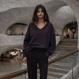 We The Free Venice V-Neck Sweatshirt – Black | XL